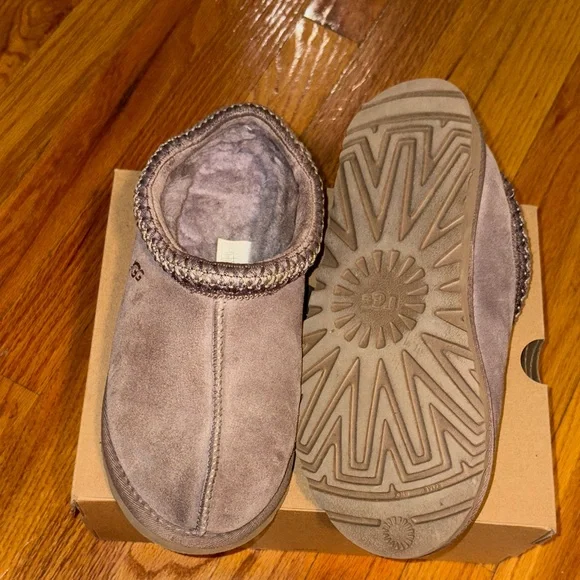 UGG Women's Purple and Grey Slippers - Picture 4 of 5